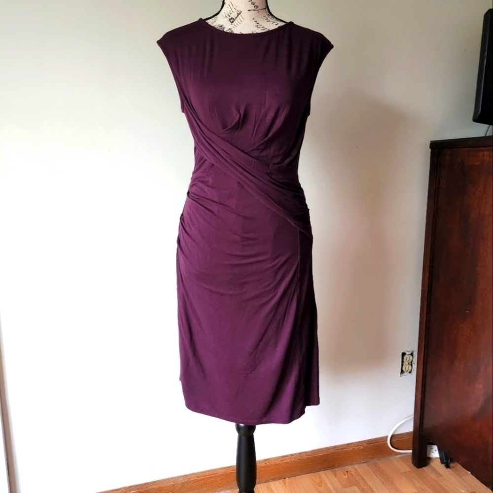 Fitted sleeveless dress